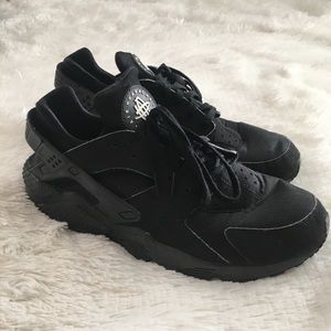 Black Huaraches